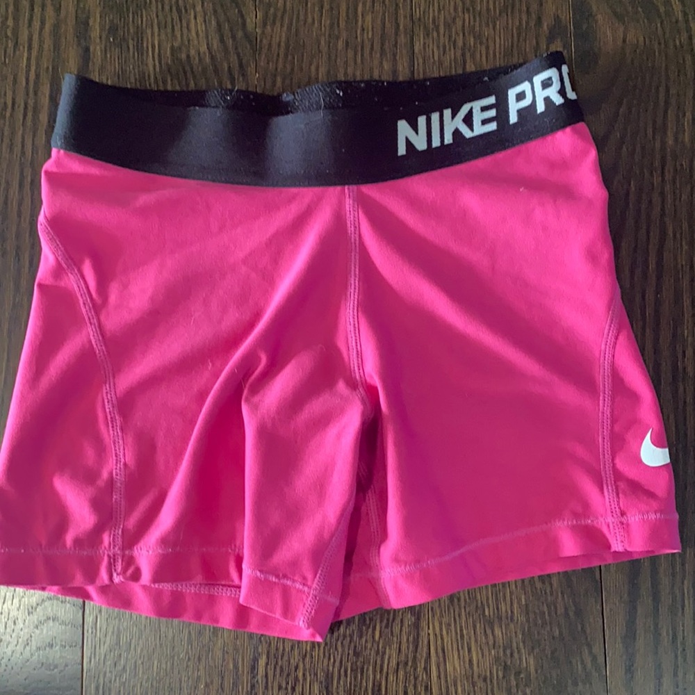 Youth M Nike Pro’s.